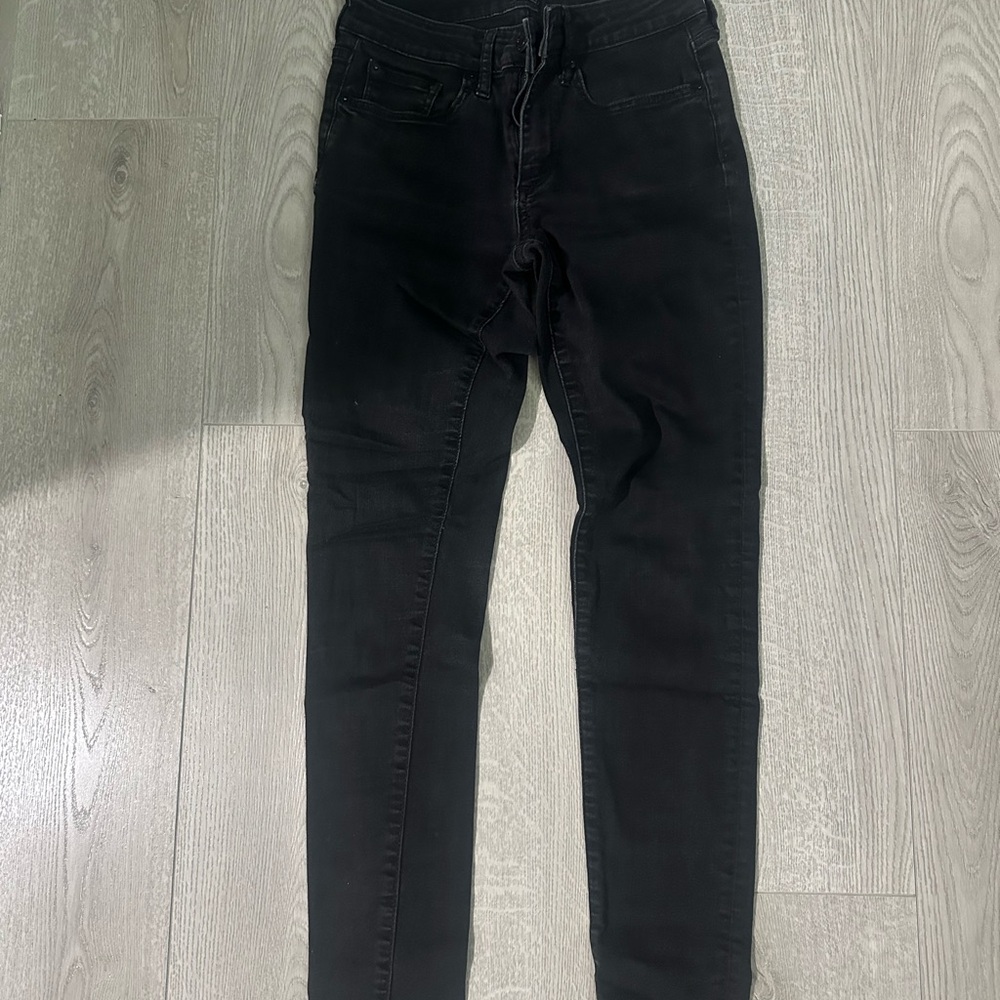 GAP Black Skinny Jeans with Sleek Fit